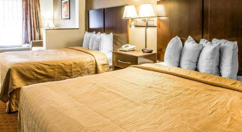 Quality Inn & Suites Near بنما سيتي بيتش المظهر الخارجي الصورة